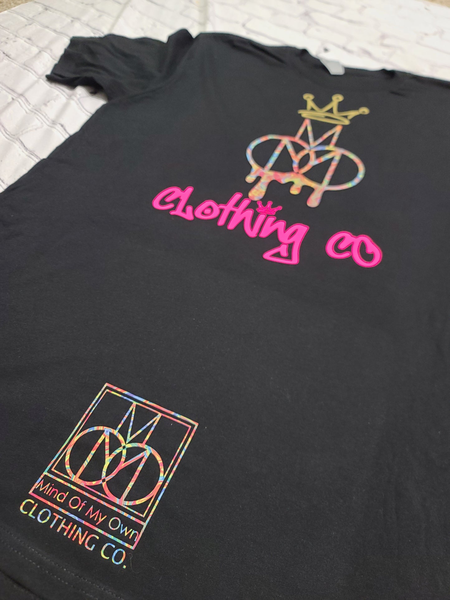 Momo Crown Graffiti Black